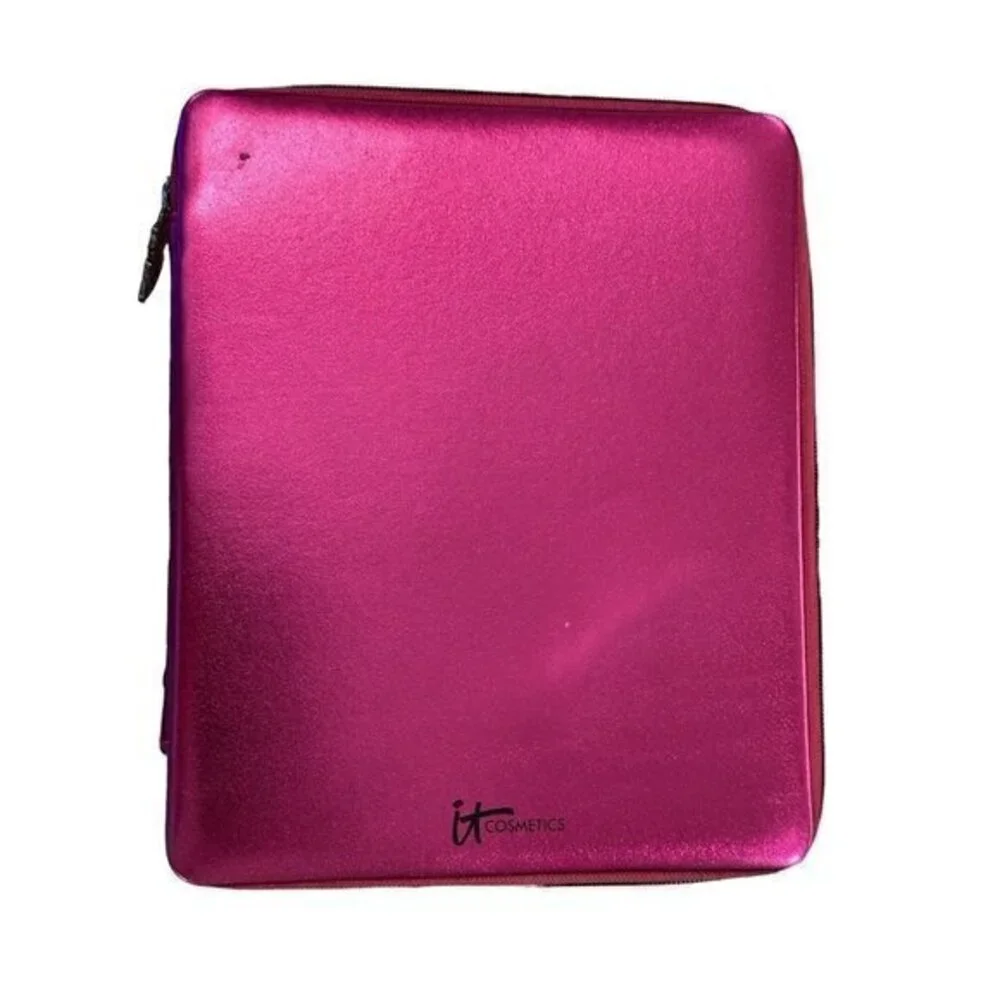 IT Cosmetics Heavenly‎ Luxe skin loving brush set with case. New in Box